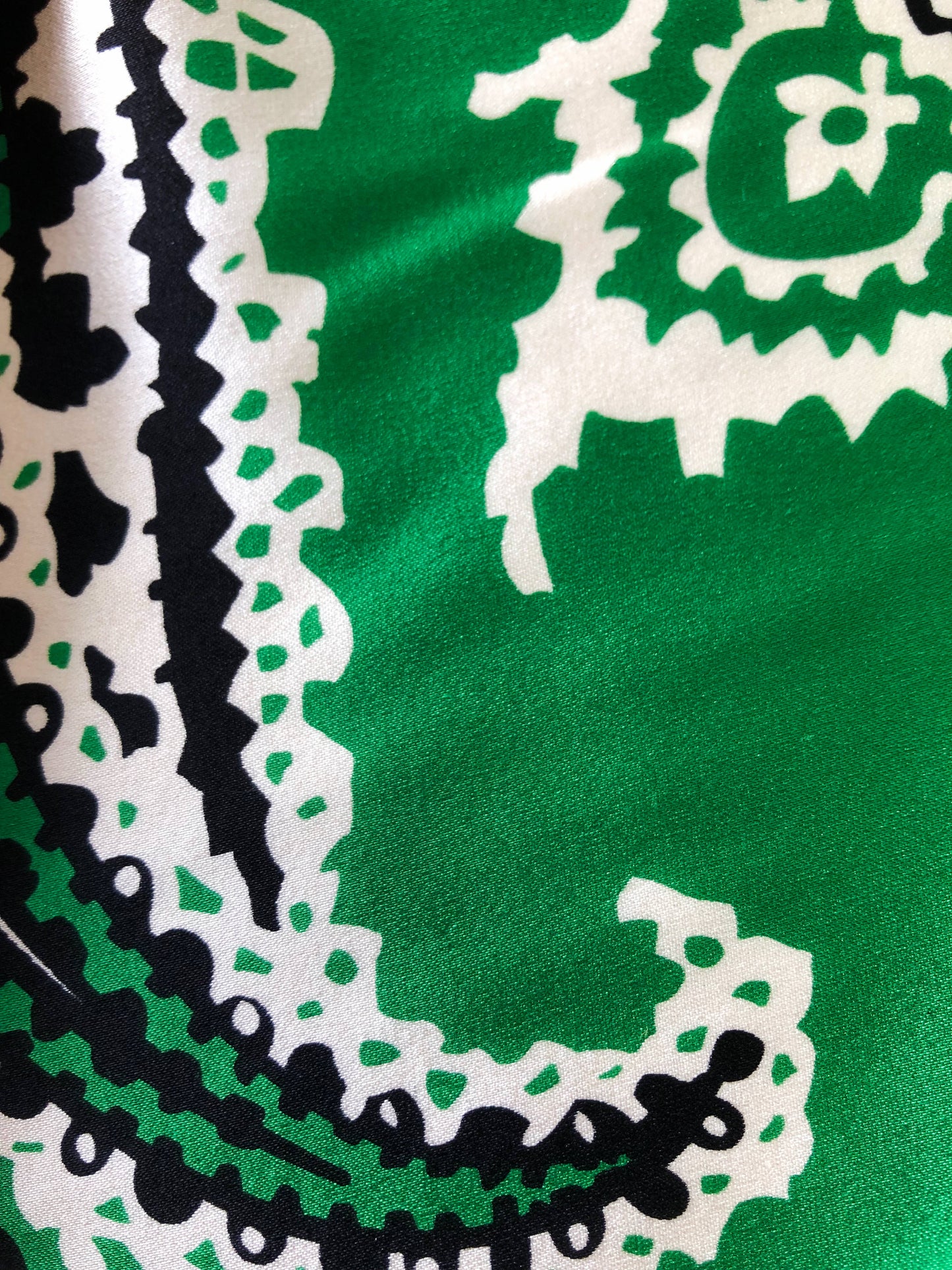 16mm Paisley Stretch Satin